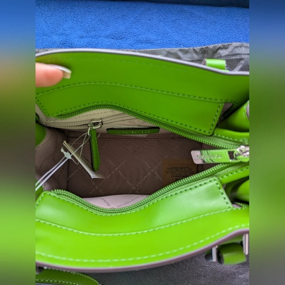 Michael Kors Hamilton Small Green Zebra Print Women's Bag - Picture 4 of 8